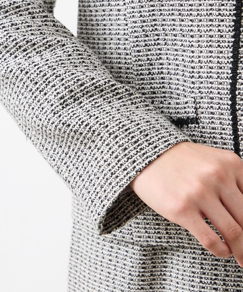 AIMER（エメ）の「リングツイードノーカラージャケット（ノーカラージャケット・レディース・ベージュ/グレー・MEDIUM/LARGE）」の17枚目の写真