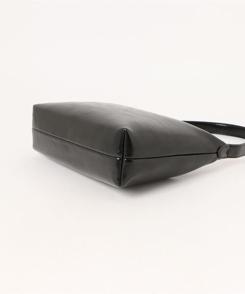 ADAM ET ROPE'(アダムエロペ)の「【STANDOIL(スタンドオイル)】 Plump Bag(ハンドバッグ・レディース・ブラック/ピンク/シルバー/クリーム・FREE)」の6枚目の写真