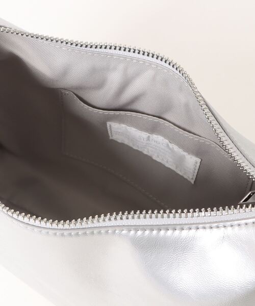 ADAM ET ROPE'(アダムエロペ)の「【STANDOIL(スタンドオイル)】 Plump Bag(ハンドバッグ・レディース・ブラック/ピンク/シルバー/クリーム・FREE)」の8枚目の写真