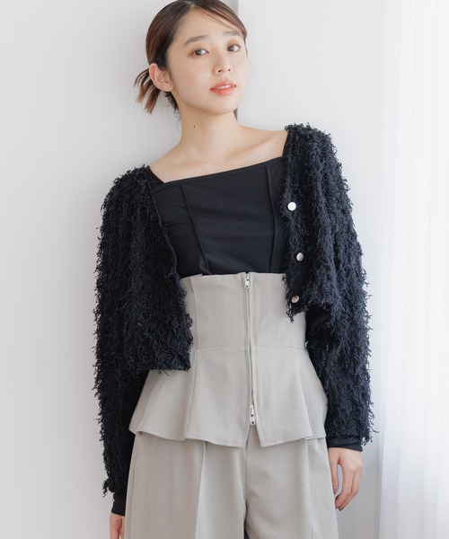 mysty woman(ミスティウーマン)の「フラッフィーVネックロングスリーブニット 232601(カーディガン/ボレロ・レディース・グレイッシュブルー/アイボリー/ブラック・FREE)」の3枚目の写真