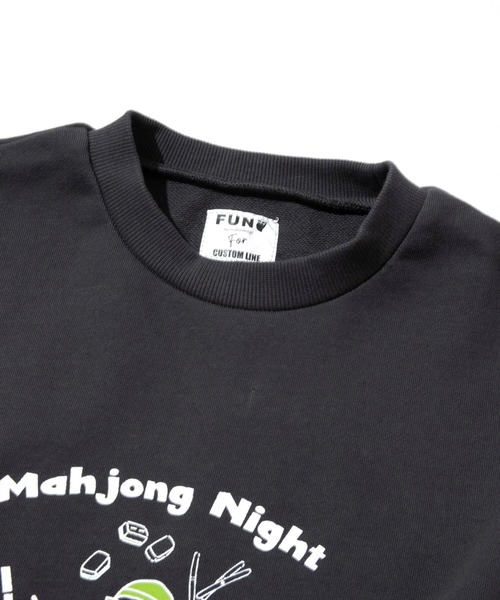 modem design（モデムデザイン）の「MODEM DESIGN/モデムデザイン　スウェットクルー -麻雀おじさん-（スウェット・メンズ・チャコールグレー/アイボリー・LARGE/X-LARGE/MEDIUM）」の3枚目の写真