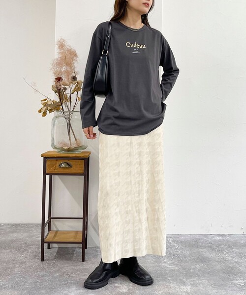 fredy emue（フレディエミュ）の「箔プリントシルケットロンTシャツ（Tシャツ/カットソー・レディース・ライトグレー/チャコールグレー/オフホワイト・38）」の16枚目の写真