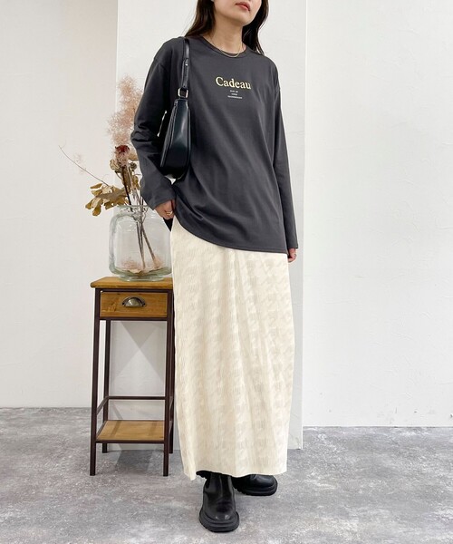 fredy emue（フレディエミュ）の「箔プリントシルケットロンTシャツ（Tシャツ/カットソー・レディース・ライトグレー/チャコールグレー/オフホワイト・38）」の17枚目の写真