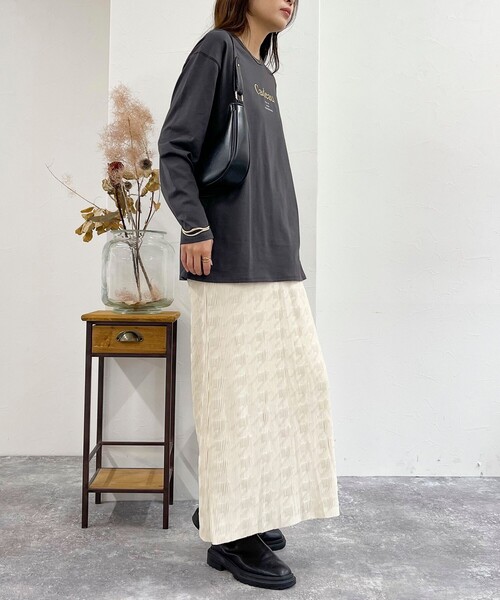 fredy emue（フレディエミュ）の「箔プリントシルケットロンTシャツ（Tシャツ/カットソー・レディース・ライトグレー/チャコールグレー/オフホワイト・38）」の18枚目の写真