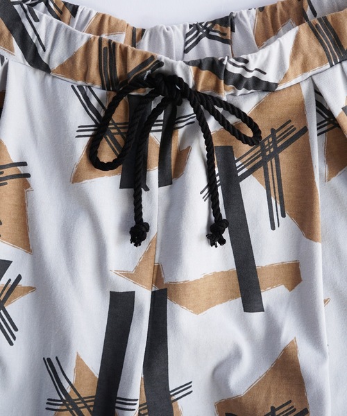 sneeuw(スニュウ)の「コンポジションドローパンツ(その他パンツ・レディース・ライトグレー/ベージュ・ONESIZE)」の7枚目の写真