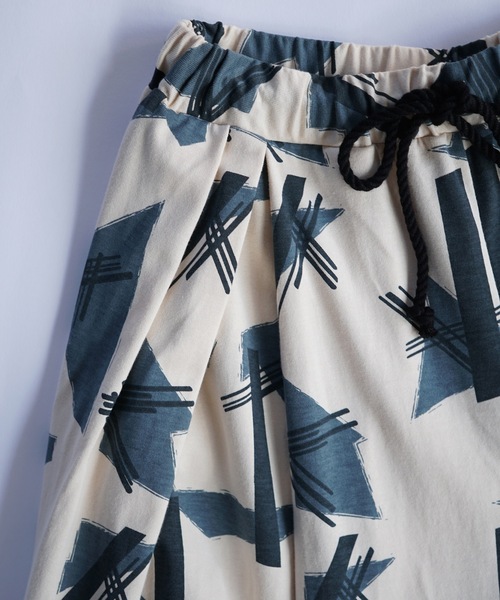 sneeuw(スニュウ)の「コンポジションドローパンツ(その他パンツ・レディース・ライトグレー/ベージュ・ONESIZE)」の11枚目の写真