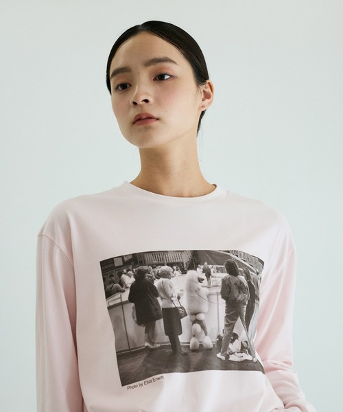 ADAM ET ROPE'(アダムエロペ)の「Elliott Erwitt フォトロンT(Tシャツ/カットソー・レディース・ホワイト系その他2/ホワイト系その他/ピンク/ピンク系その他2・FREE)」の17枚目の写真