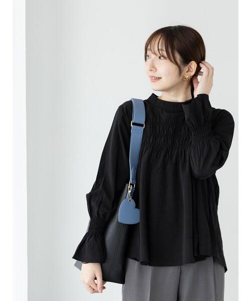 Te chichi TERRASSE(テチチテラス)の「シャーリングブラウス(シャツ/ブラウス・レディース・オフホワイト/イエロー/ブラック・F)」の3枚目の写真