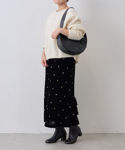 BEARDSLEY(ビアズリー)の「小花刺繍ベルベットスカート(スカート・レディース・ブラック・FREE)」の3枚目の写真