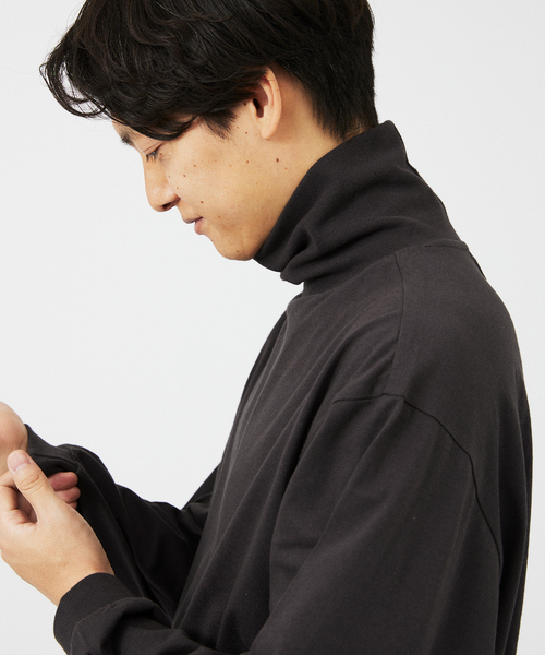 JOURNAL STANDARD relume（ジャーナルスタンダード　レリューム）の「レイヤードラウンド タートルネック ロングスリーブTシャツ（Tシャツ/カットソー・メンズ・チャコールグレー/ホワイト・MEDIUM/LARGE）」の16枚目の写真