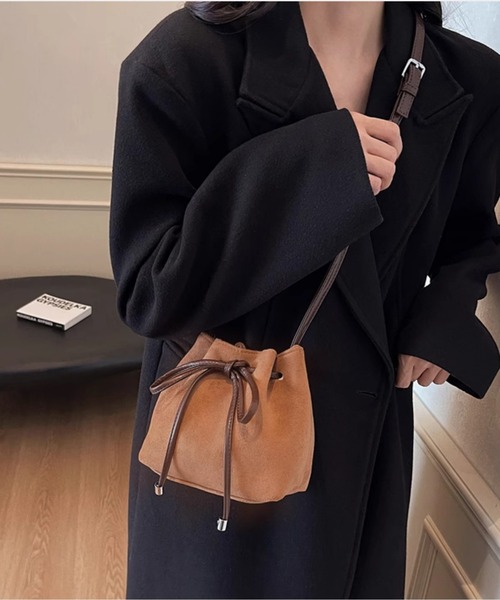 FREE STYLISTS(フリー スタイリスト)の「Y2K リボン エコレザー巾着バッグ 2way(ショルダーバッグ・レディース・ライトブラウン/ブラック/ブラウン/ダークブラウン・FREE)」の14枚目の写真