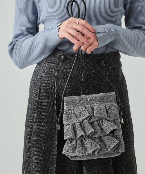 SHOO・LA・RUE(シューラルー)の「◆ラメフリルミニショルダーバッグ(ショルダーバッグ・レディース・ブラック/シルバー系その他/シルバー/ブロンズ・00)」の5枚目の写真