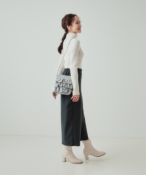 SHOO・LA・RUE(シューラルー)の「◆ラメフリルミニショルダーバッグ(ショルダーバッグ・レディース・ブラック/シルバー系その他/シルバー/ブロンズ・00)」の22枚目の写真