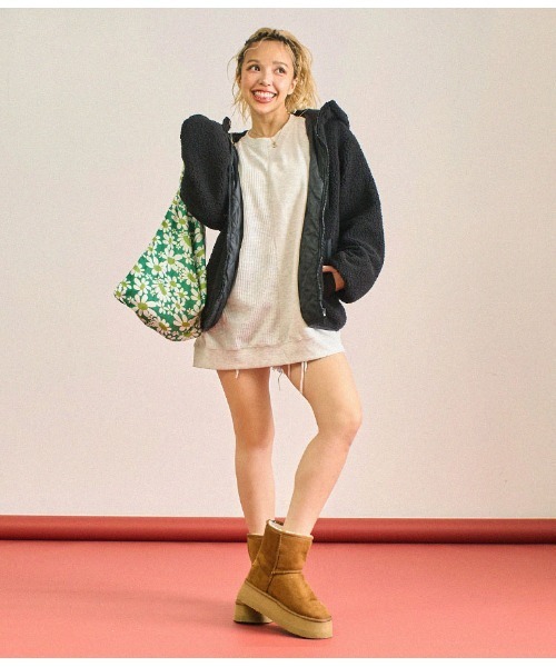 anap mimpi（アナップミンピ）の「ワッフル×裏毛スウェット 異素材 切り替え　トップス（スウェット・レディース・ダークグレー/モカ/キナリ・FREE）」の12枚目の写真