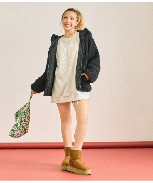 anap mimpi（アナップミンピ）の「ワッフル×裏毛スウェット 異素材 切り替え　トップス（スウェット・レディース・ダークグレー/モカ/キナリ・FREE）」の13枚目の写真