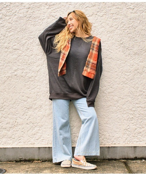 anap mimpi（アナップミンピ）の「ワッフル×裏毛スウェット 異素材 切り替え　トップス（スウェット・レディース・ダークグレー/モカ/キナリ・FREE）」の20枚目の写真