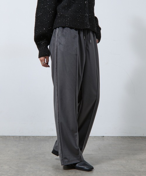 COLONY 2139（コロニートゥーワンスリーナイン）の「ベロアラメラインパンツ（その他パンツ・レディース・ブラック/チャコールグレー/ブラウン・FREE）」の21枚目の写真