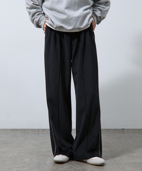 COLONY 2139（コロニートゥーワンスリーナイン）の「ベロアラメラインパンツ（その他パンツ・レディース・ブラック/チャコールグレー/ブラウン・FREE）」の9枚目の写真