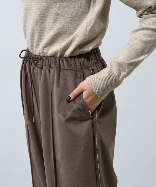 COLONY 2139（コロニートゥーワンスリーナイン）の「ベロアラメラインパンツ（その他パンツ・レディース・ブラック/チャコールグレー/ブラウン・FREE）」の7枚目の写真