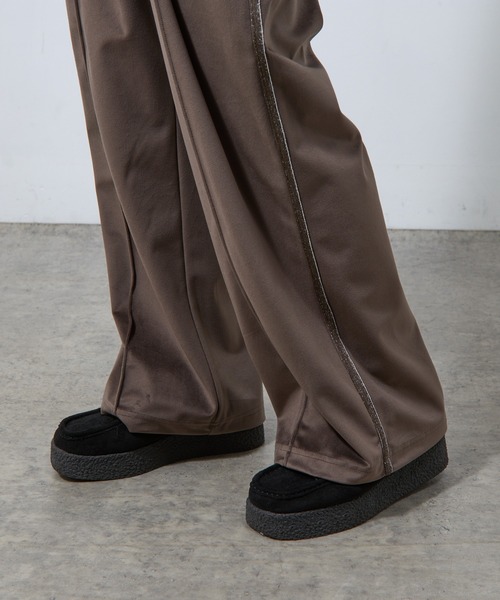COLONY 2139（コロニートゥーワンスリーナイン）の「ベロアラメラインパンツ（その他パンツ・レディース・ブラック/チャコールグレー/ブラウン・FREE）」の15枚目の写真