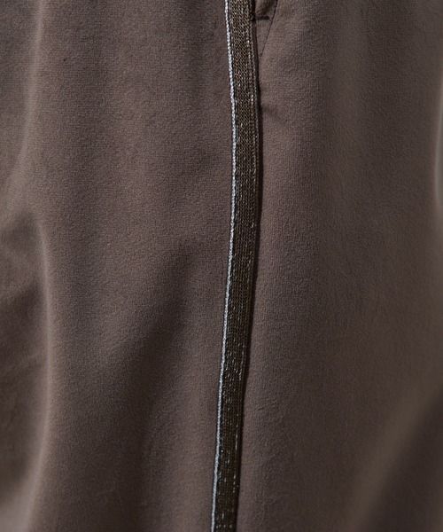 COLONY 2139（コロニートゥーワンスリーナイン）の「ベロアラメラインパンツ（その他パンツ・レディース・ブラック/チャコールグレー/ブラウン・FREE）」の16枚目の写真