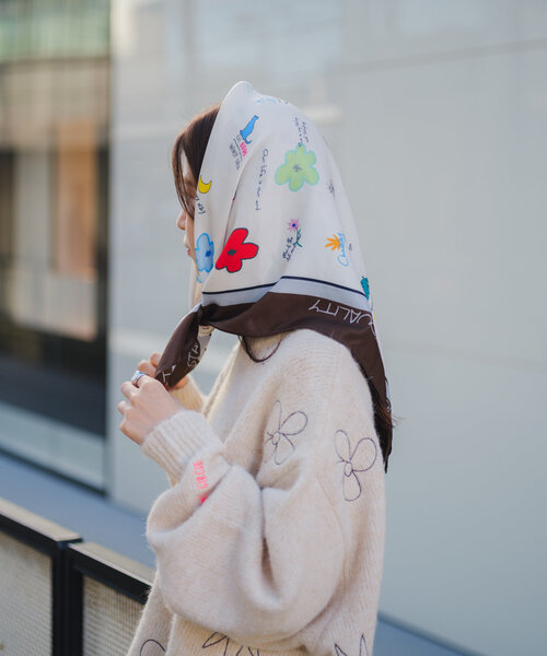 Kastane（カスタネ）の「SIXSENCE ランダムロゴスカーフ（バンダナ/スカーフ・レディース・ブラウン・FREE）」の9枚目の写真