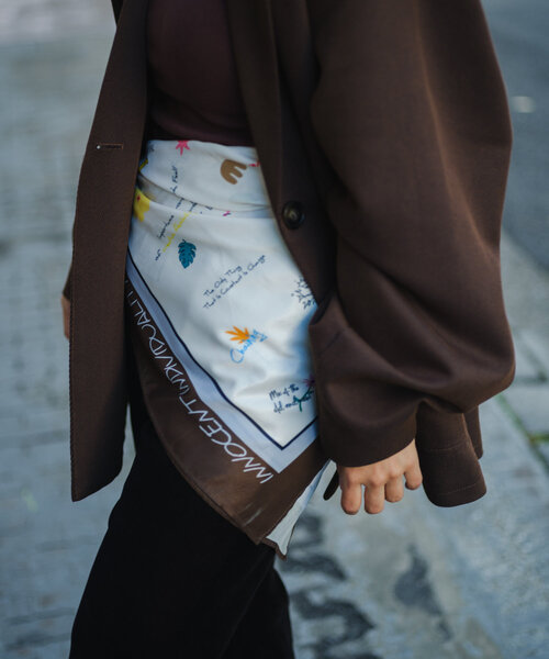 Kastane（カスタネ）の「SIXSENCE ランダムロゴスカーフ（バンダナ/スカーフ・レディース・ブラウン・FREE）」の20枚目の写真