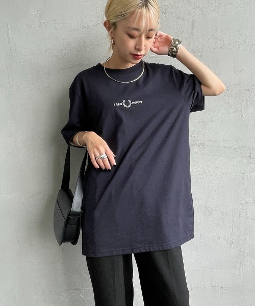 FRED PERRY（フレッドペリー）の「[FRED PERRY/フレッドペリー] ローレスリース刺繍 ショートスリーブTシャツ（Tシャツ/カットソー・レディース・ネイビー・L/M/S/XS）」の20枚目の写真