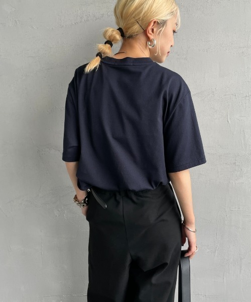 FRED PERRY（フレッドペリー）の「[FRED PERRY/フレッドペリー] ローレスリース刺繍 ショートスリーブTシャツ（Tシャツ/カットソー・レディース・ネイビー・L/M/S/XS）」の16枚目の写真