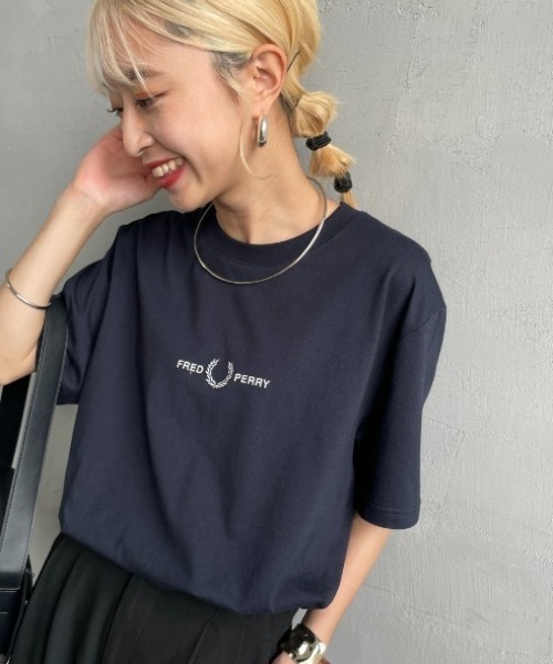 FRED PERRY（フレッドペリー）の「[FRED PERRY/フレッドペリー] ローレスリース刺繍 ショートスリーブTシャツ（Tシャツ/カットソー・レディース・ネイビー・L/M/S/XS）」の12枚目の写真