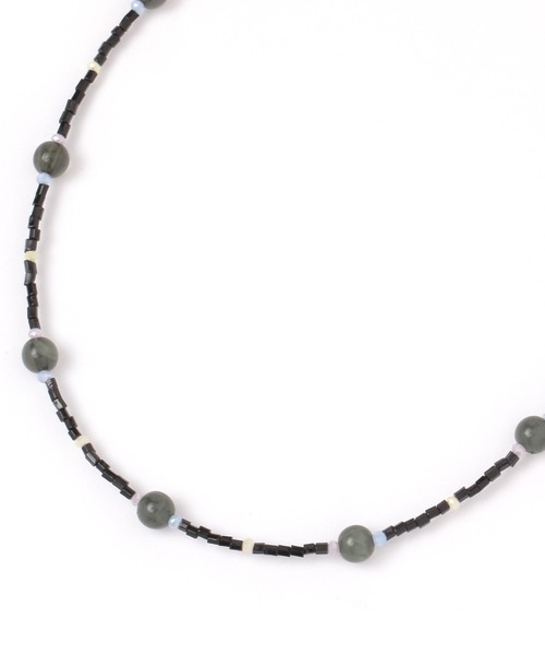 LOWRYS FARM（ローリーズファーム）の「カラービーズネックレス 291589（ネックレス・レディース・ブラック/ブラウン・FREE）」の4枚目の写真