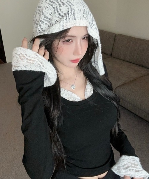 LADY LIKE(レディライク)の「レースドッキング配色フーディ(Tシャツ/カットソー・レディース・ブラック・M)」の1枚目の写真