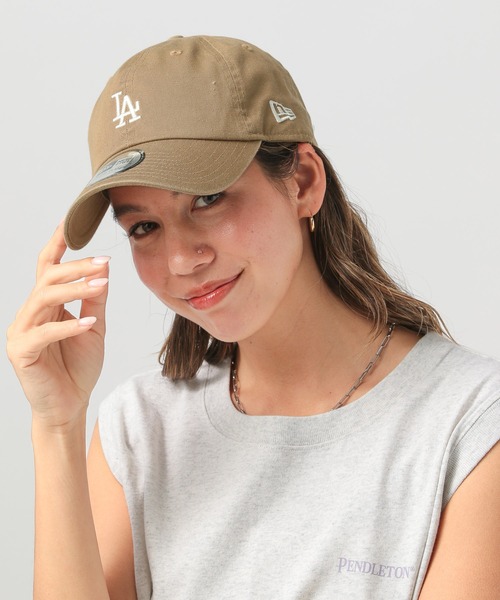 NEW ERA(ニューエラ)の「【NEW ERA(ニューエラ)】Casual Classic MLB MID LG(WOMEN)(キャップ・レディース・オフホワイト/グリーン/ネイビー/ベージュ・FREE)」の3枚目の写真