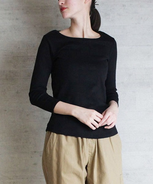 LARU(ラルー)の「Uネック 8分丈 コットンフライスTシャツ(Tシャツ/カットソー・レディース・チャコールグレー/杢グレー/ネイビー/ブラック/ホワイト・L/M)」の2枚目の写真