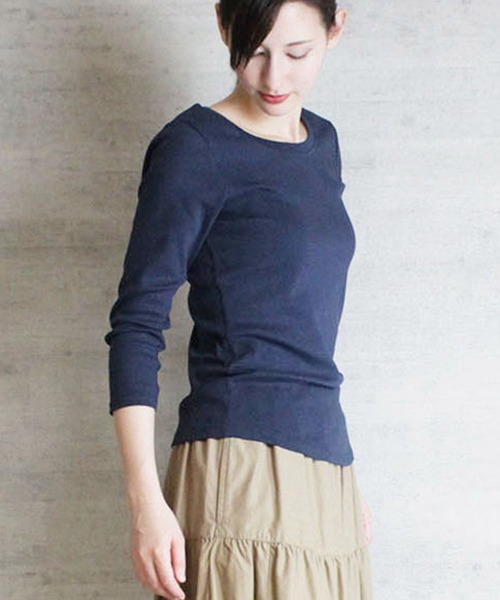 LARU(ラルー)の「Uネック 8分丈 コットンフライスTシャツ(Tシャツ/カットソー・レディース・チャコールグレー/杢グレー/ネイビー/ブラック/ホワイト・L/M)」の14枚目の写真