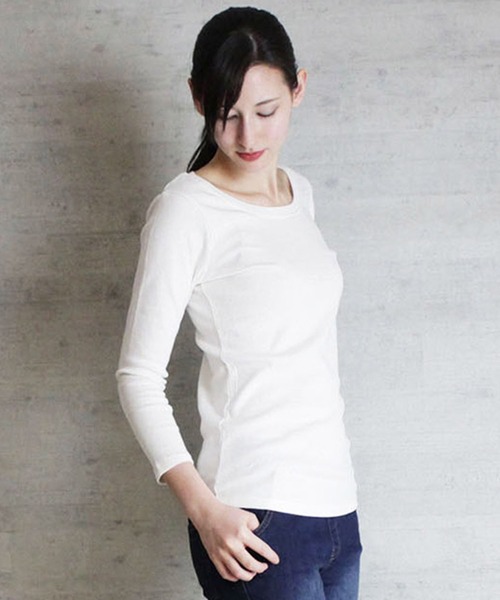 LARU(ラルー)の「Uネック 8分丈 コットンフライスTシャツ(Tシャツ/カットソー・レディース・チャコールグレー/杢グレー/ネイビー/ブラック/ホワイト・L/M)」の7枚目の写真