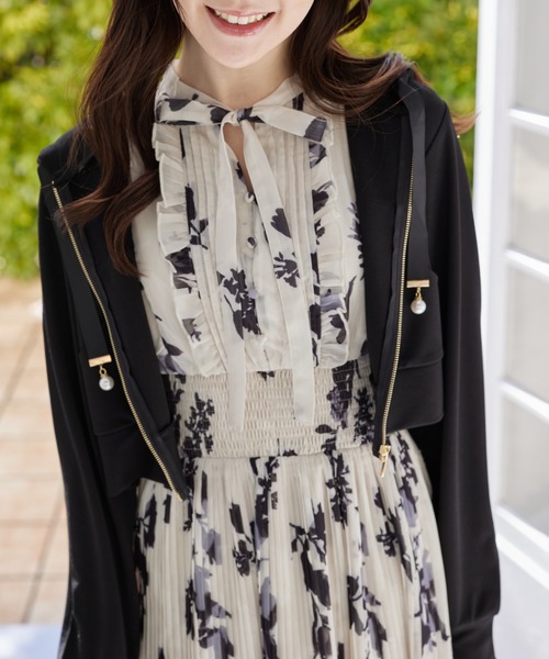 tocco closet(トッコ クローゼット)の「UVカット♪パールチャーム付きジップパーカー(パーカー・レディース・オフホワイト/ブラック/ネイビー・M)」の14枚目の写真