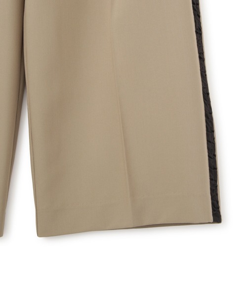 ADAM ET ROPE'（アダムエロペ）の「【WEB限定】サイドシャーリングラインワイドパンツ（その他パンツ・レディース・ベージュ系その他/ブラック・34/38/36）」の9枚目の写真