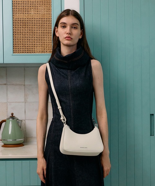 CHARLES & KEITH(チャールズ & キース)の「Lane レーン チェーンリンクショルダーバッグ(ショルダーバッグ・レディース・スミクロ/クリーム/ブルーグラス/ブラウン系その他7/サンドグレー/ピンク系その他3/ライトカーキ・S)」の3枚目の写真