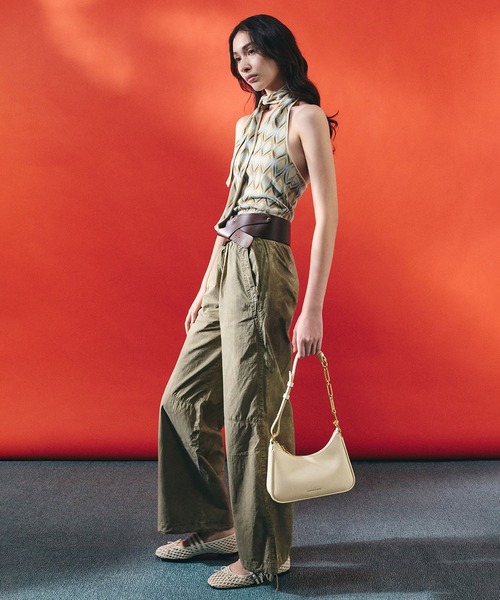 CHARLES & KEITH(チャールズ & キース)の「Lane レーン チェーンリンクショルダーバッグ(ショルダーバッグ・レディース・スミクロ/クリーム/ブルーグラス/ブラウン系その他7/サンドグレー/ピンク系その他3/ライトカーキ・S)」の13枚目の写真