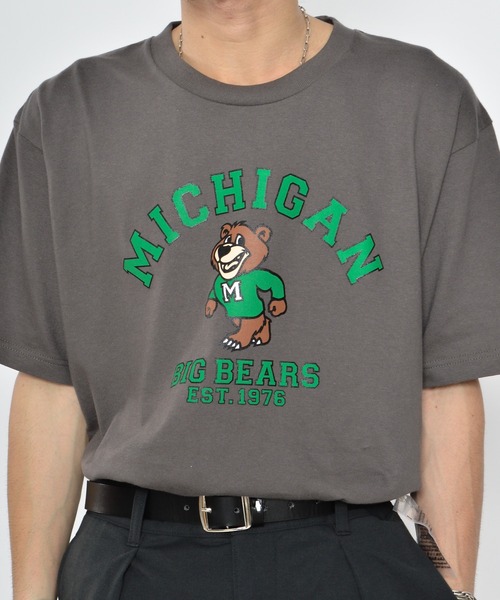 MODISH GAZE(モディシュガゼ)の「【MODISH GAZE】MICHIGANクマプリントTシャツ(Tシャツ/カットソー・レディース・チャコールグレー/ホワイト・LARGE)」の3枚目の写真