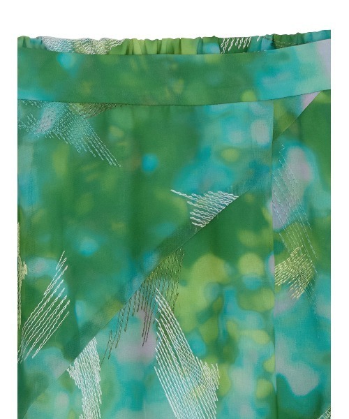 Ameri(アメリ)の「BLUR SCENERY SPIRAL SKIRT(スカート・レディース・グリーン/レッド/ブルー・SMALL/MEDIUM)」の12枚目の写真