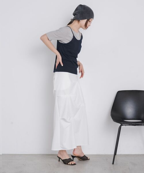 kivi(キヴィ)の「tuck drape skirt(スカート・レディース・ブラック/オフホワイト・FREE)」の5枚目の写真