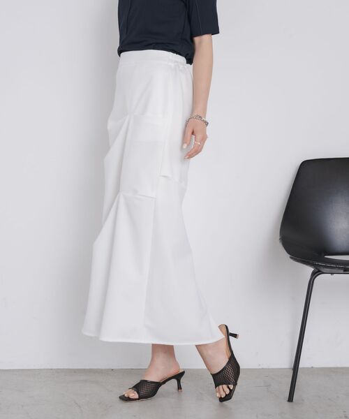 kivi(キヴィ)の「tuck drape skirt(スカート・レディース・ブラック/オフホワイト・FREE)」の8枚目の写真
