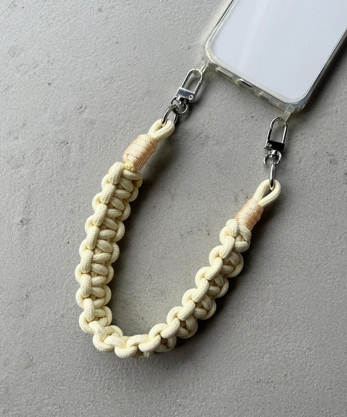 Me%（ミィパーセント）の「【ストラップシート付き】アミアミハンドルストラップ 327228（スマホグッズ・レディース・ブラック/ベージュ/ブラウン/オフホワイト/アイボリー・FREE）」の5枚目の写真