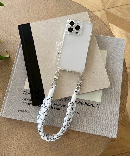 Me%（ミィパーセント）の「【ストラップシート付き】アミアミハンドルストラップ 327228（スマホグッズ・レディース・ブラック/ベージュ/ブラウン/オフホワイト/アイボリー・FREE）」の9枚目の写真