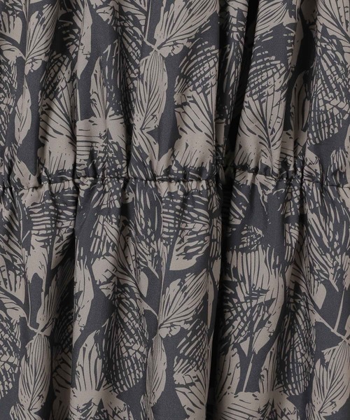 LAKOLE(ラコレ)の「2WAYリーフ柄キャミワンピース / 327684(ワンピース・レディース・チャコールグレー/ブルー/イエロー・FREE)」の21枚目の写真