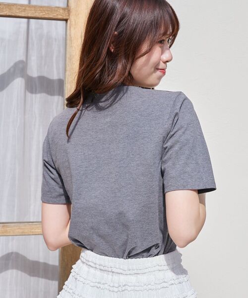 MAJESTIC LEGON(マジェスティックレゴン)の「パールネックロゴTシャツ(Tシャツ/カットソー・レディース・ブラック/オフホワイト/チャコールグレー・MEDIUM)」の15枚目の写真