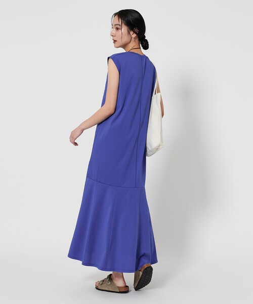 BEAUTY&YOUTH UNITED ARROWS（ビューティーアンドユースユナイテッドアローズ）の「【WEB限定 Wardrobe DAILY MINIMAL】ティアード フレンチスリーブワンピース －接触冷感/ウォッシャブルー（ワンピース・レディース・モカ/ロイヤルブルー/ブラック・FREE）」の3枚目の写真