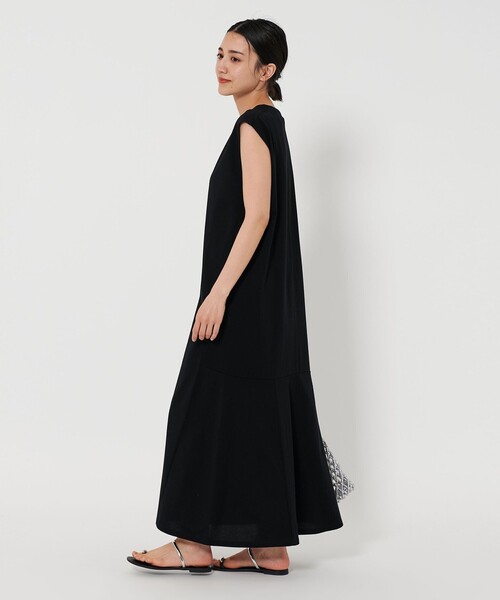 BEAUTY&YOUTH UNITED ARROWS（ビューティーアンドユースユナイテッドアローズ）の「【WEB限定 Wardrobe DAILY MINIMAL】ティアード フレンチスリーブワンピース －接触冷感/ウォッシャブルー（ワンピース・レディース・モカ/ロイヤルブルー/ブラック・FREE）」の8枚目の写真